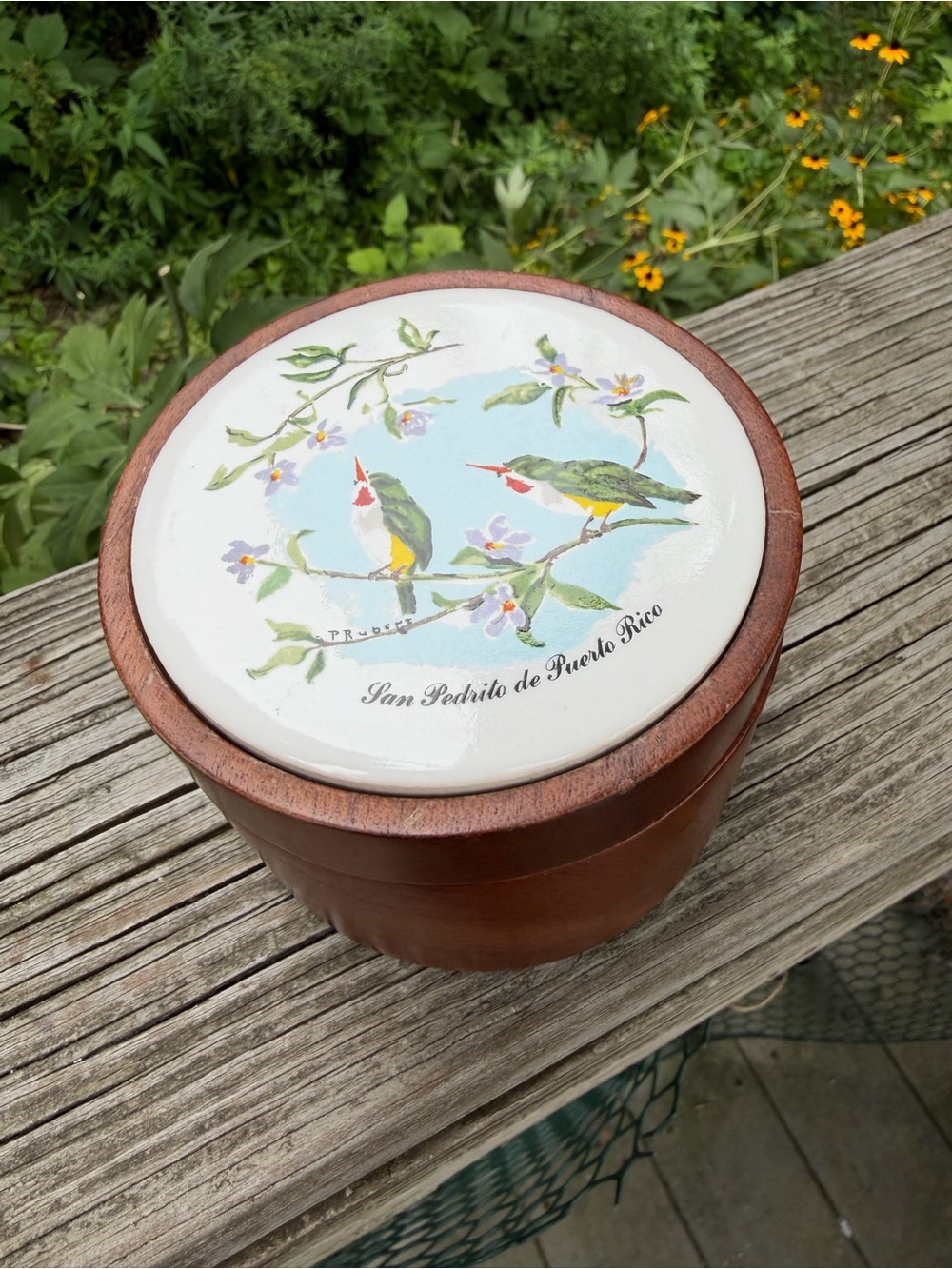 Rosario Woodturning Round Trinket Box Made In Puerto Rico As Is Hummingbirds